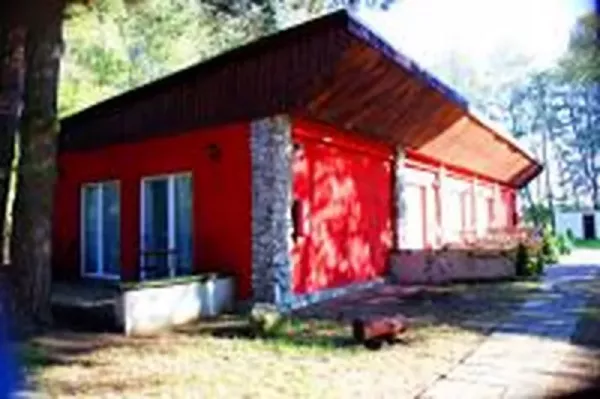 czerwony domek 1